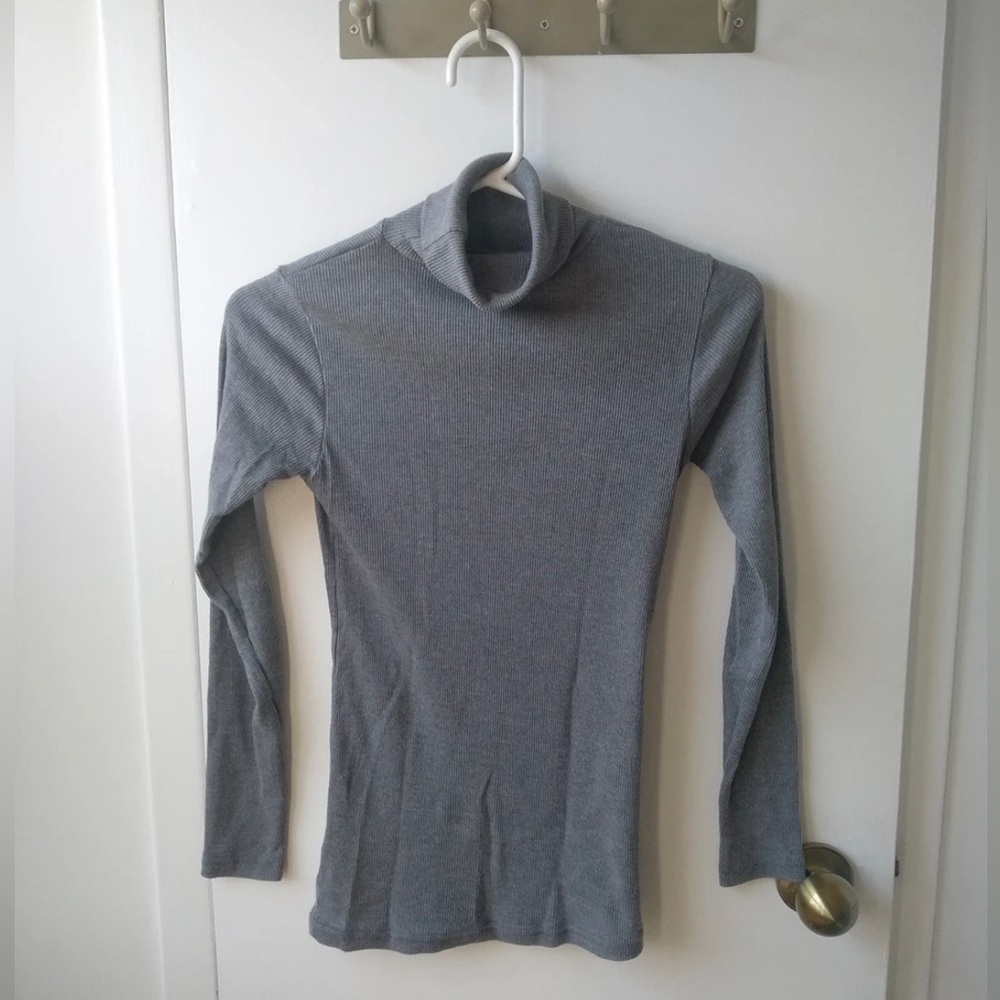 XS Turtle neck shirt